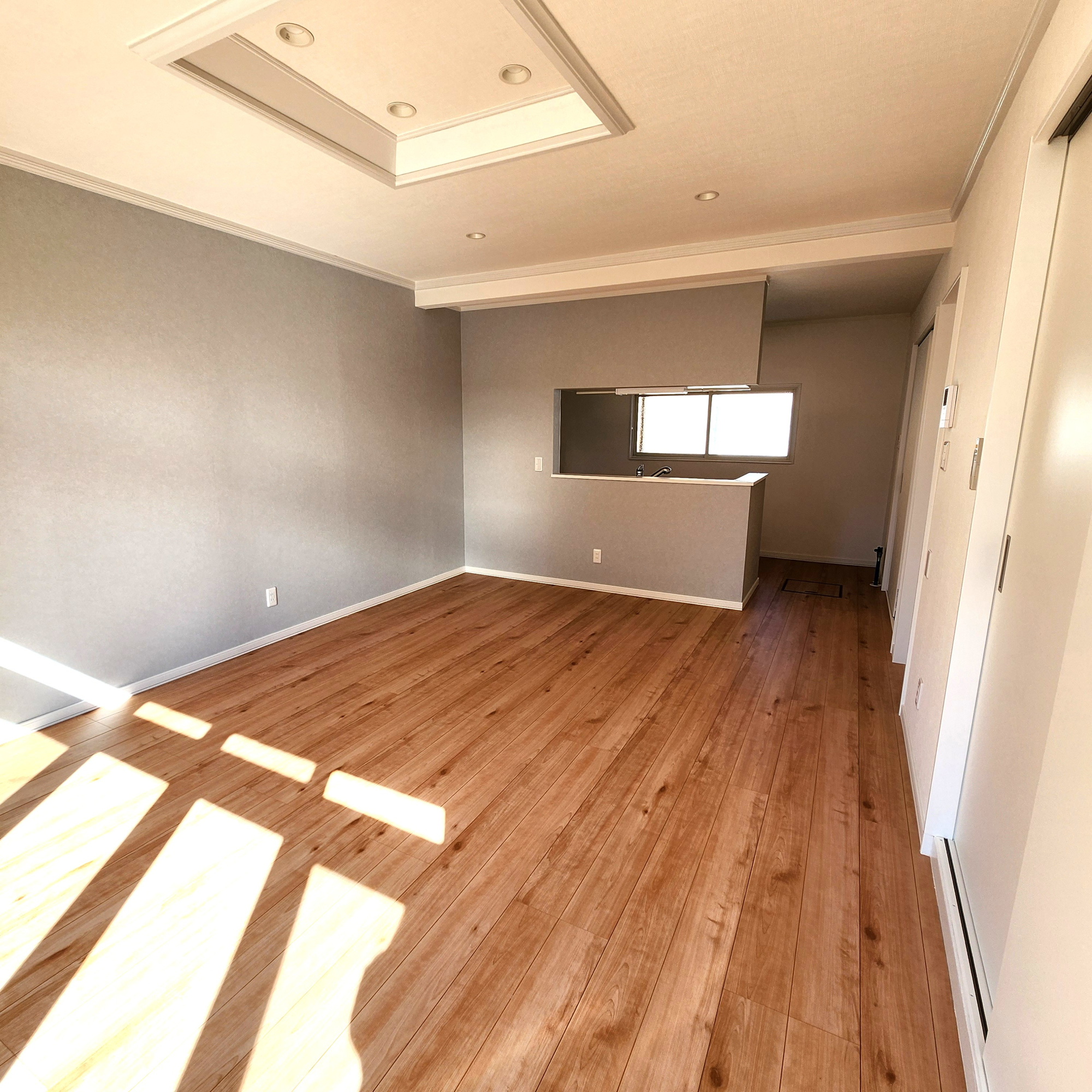 登別市新生町1丁目30-16　リフォーム済中古住宅の居間・リビング