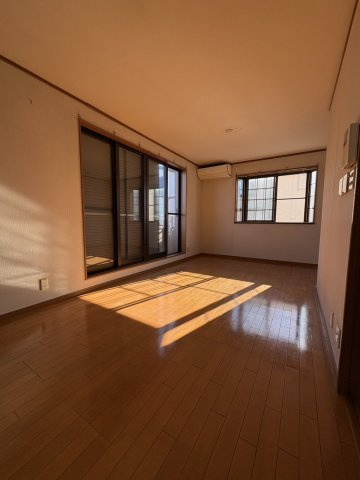 さいたま市南区神明　中古戸建の居間・リビング