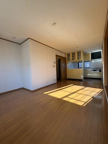 さいたま市南区神明　中古戸建の居間・リビング