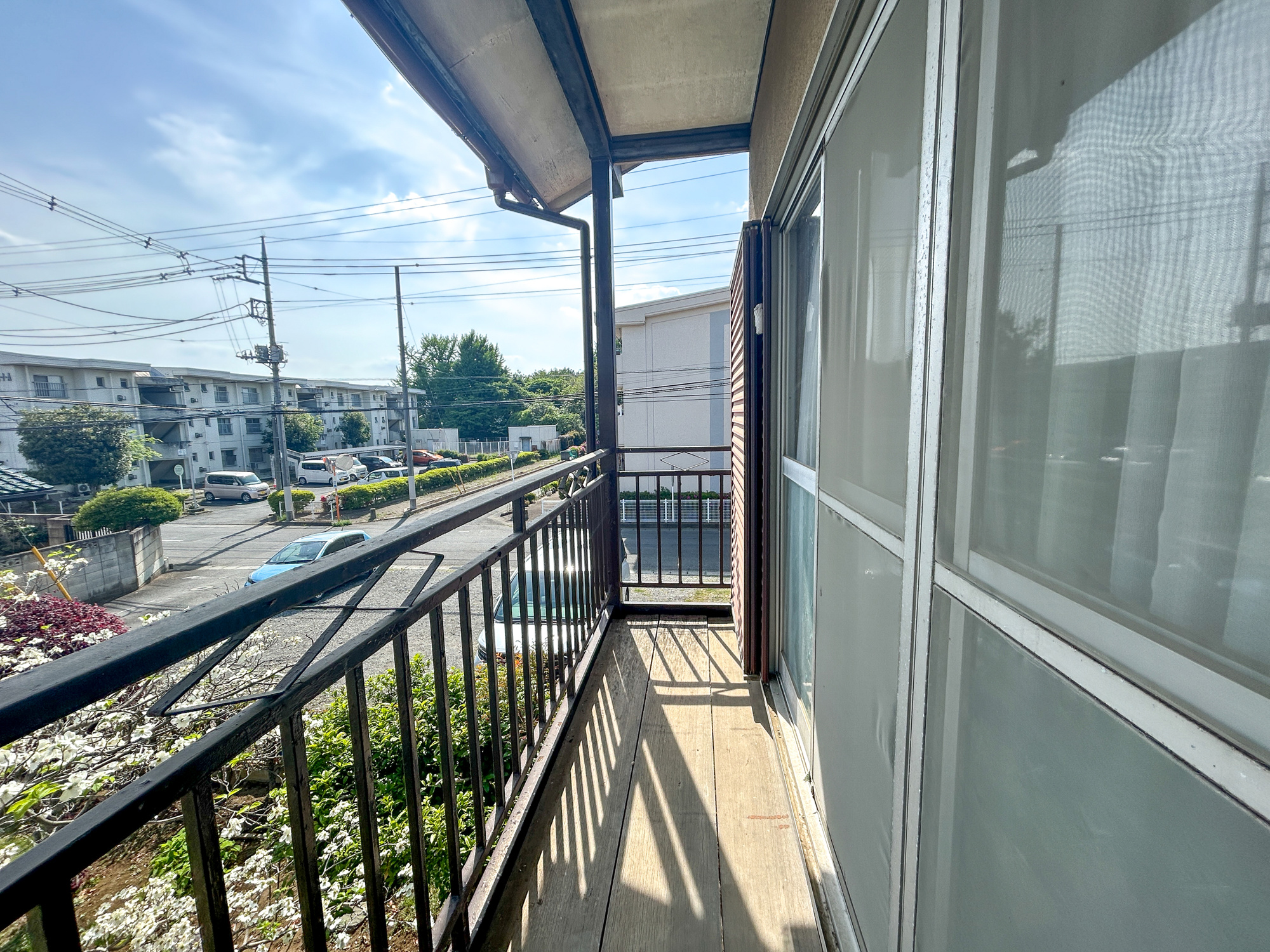 伊勢崎市豊城町　中古住宅のバルコニー|南面のバルコニーは1日中、日当たりが良いので洗濯物もすぐ乾きますね♪
