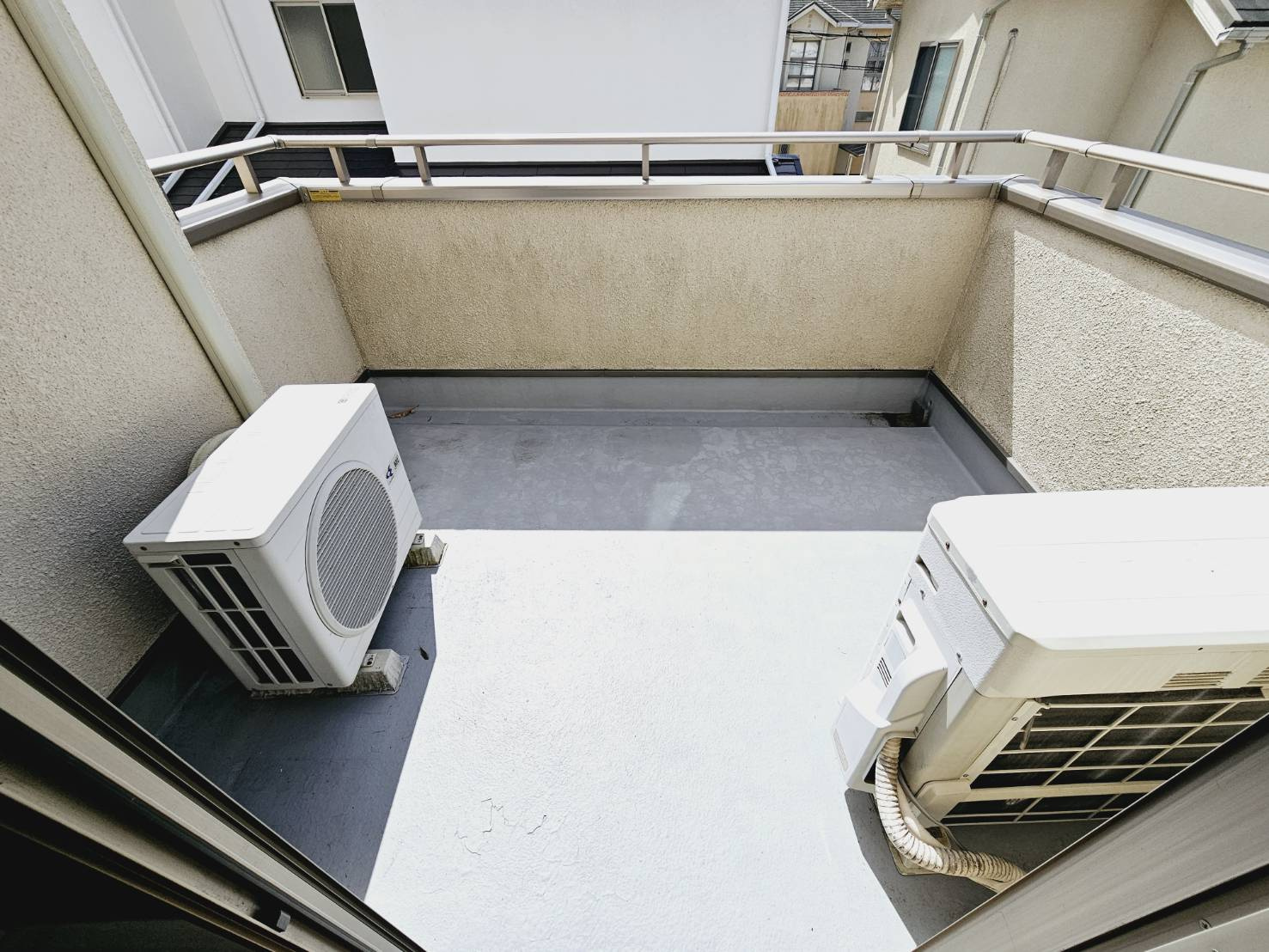 京地３丁目戸建のバルコニー|■2階バルコニー■ほど広く、たくさん干せそうです。