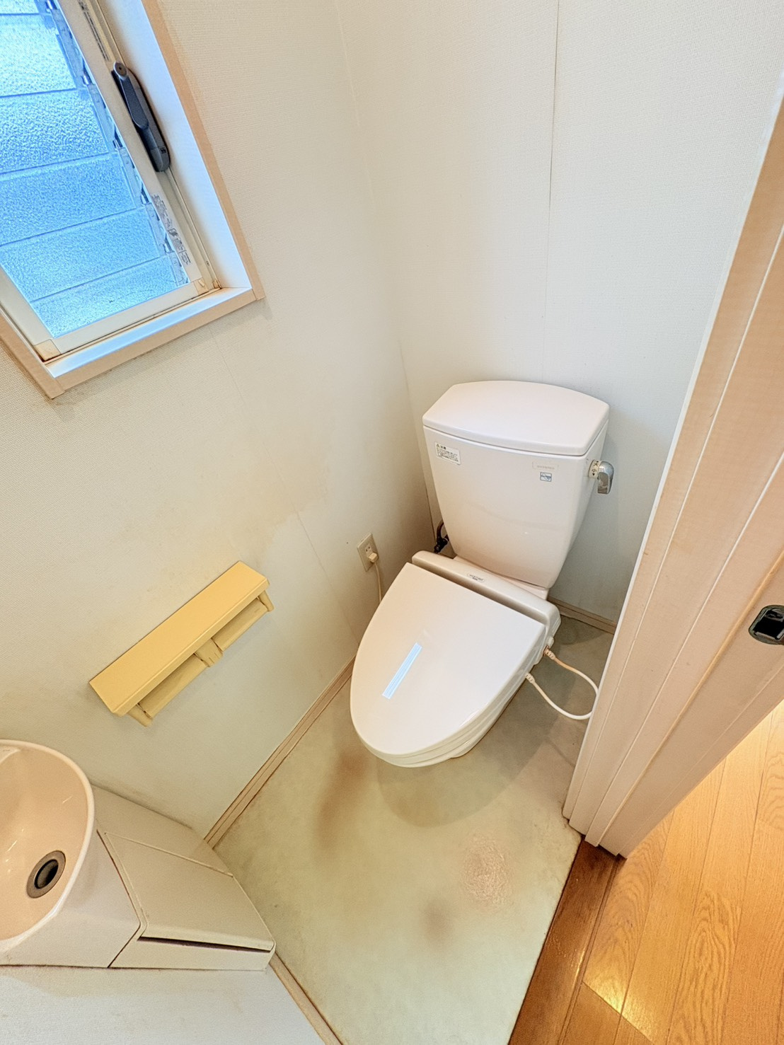 有野中町３丁目一戸建のトイレ|清潔感のあるトイレです