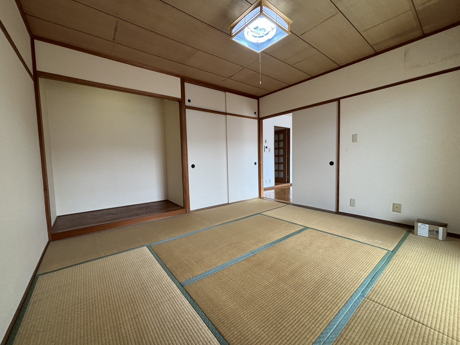 ファミーユ住吉牛神前北棟の和室