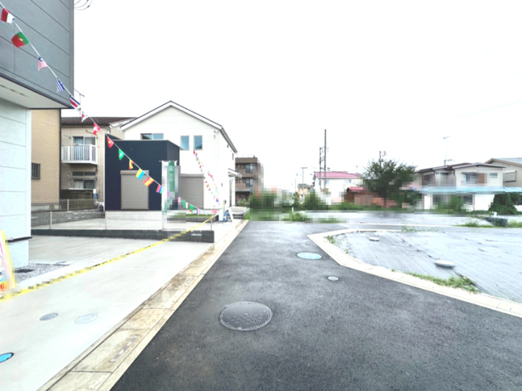 前面道路含む現地写真です