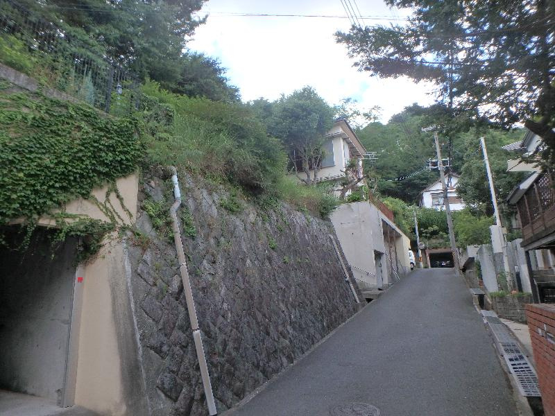 西宮市苦楽園四番町　土地のその他|東側前面4ｍ道路
