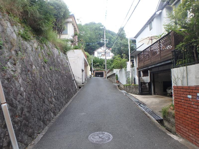 西宮市苦楽園四番町　土地の前面道路含む現地写真|前面道路