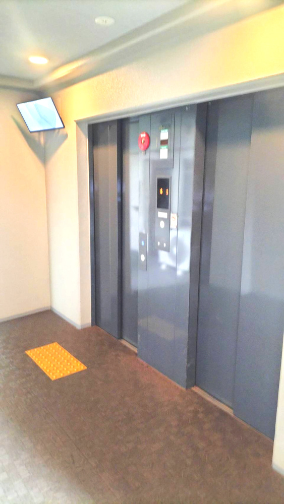 ルイシャトレ岸和田春木のその他共用部分|防犯モニター付きエレベーター