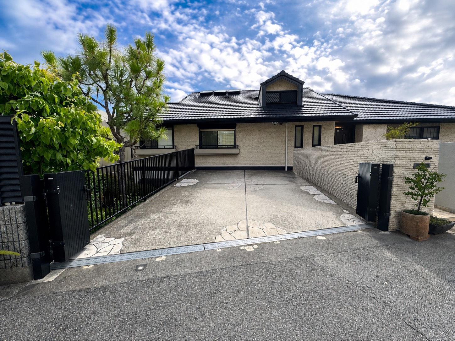 親王塚町 戸建の外観|4LDK+納戸 + 2LDK+畳コーナー