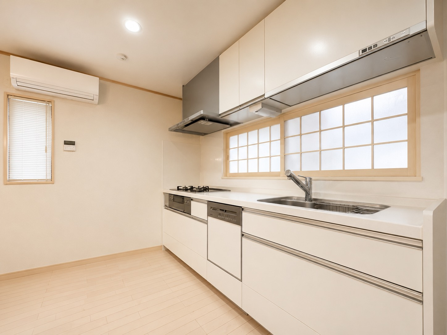 親王塚町 戸建のキッチン|※掲載の室内写真は、AI加工により家具・小物を消去したものです。現況を優先します。