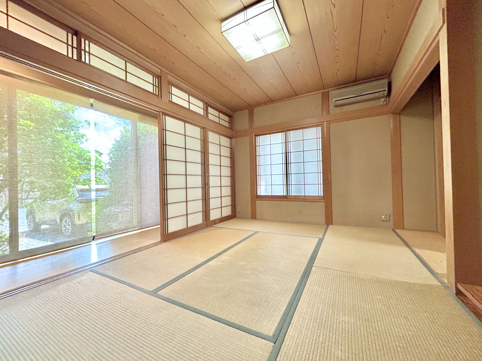 前橋市岩神町　中古住宅の和室|【1F】部屋の隅々に明るい光が満ちるお部屋。明るい日差しがあれば、気分もいつもごきげんで温かい空間が生まれます♪
