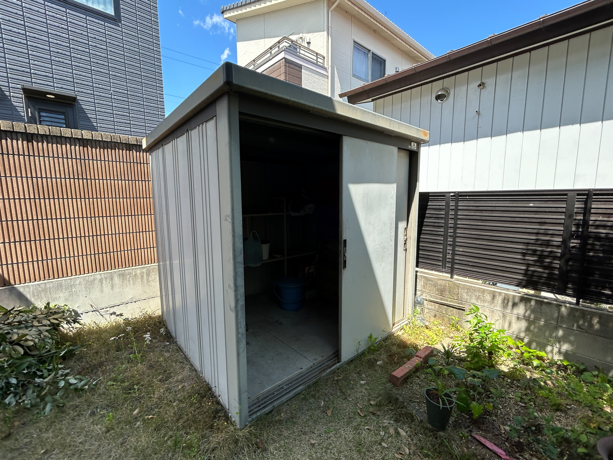 前橋市岩神町　中古住宅の収納|ベビーカーやゴルフバッグ、アウトドア用品に釣り道具など、家に上げたくない物は、ぜひここに！