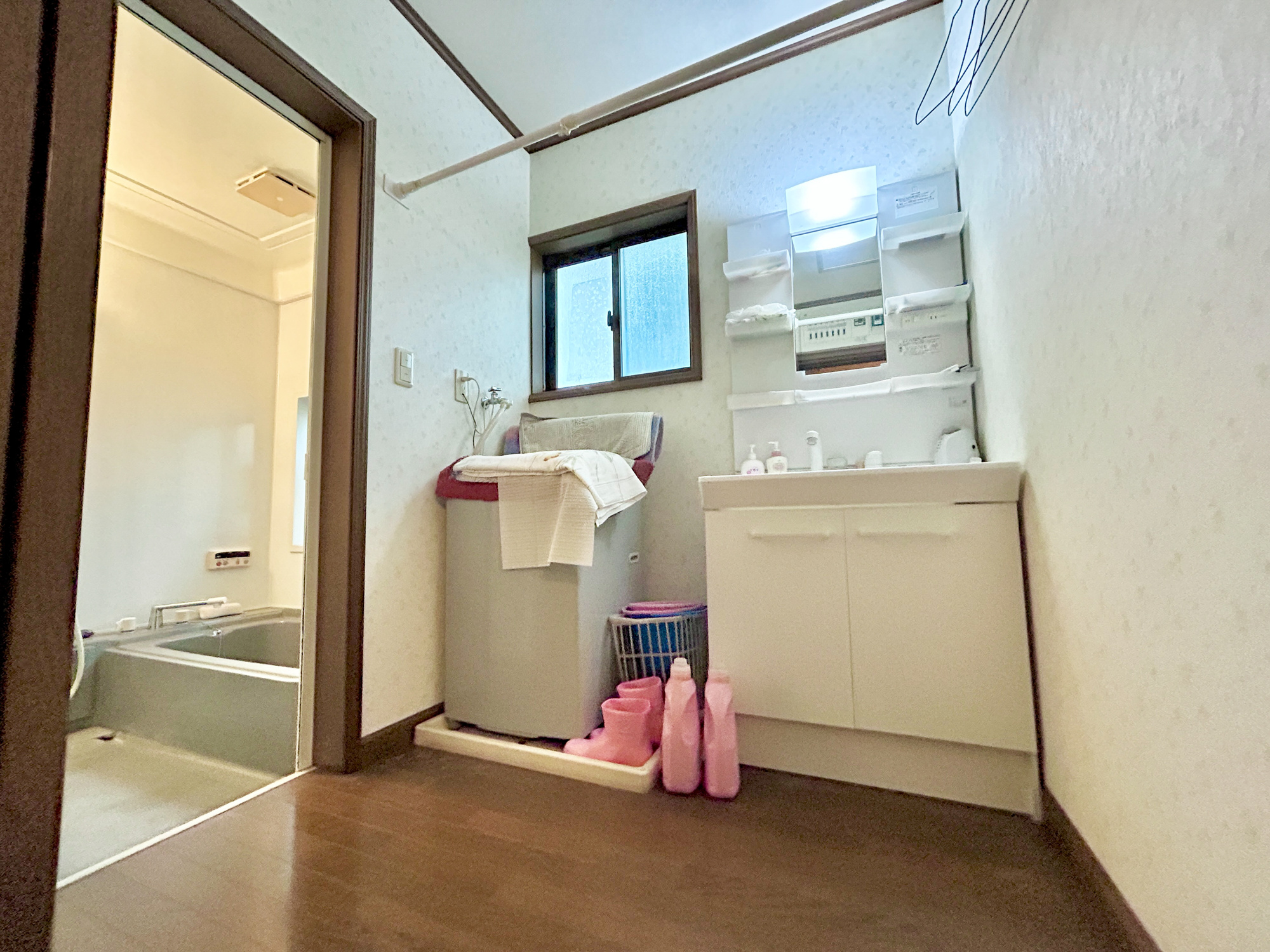 前橋市天川大島町３丁目　中古戸建の独立洗面台|シャワー付水栓で洗面台でのシャンプーや毎日の掃除に大変便利ですね♪