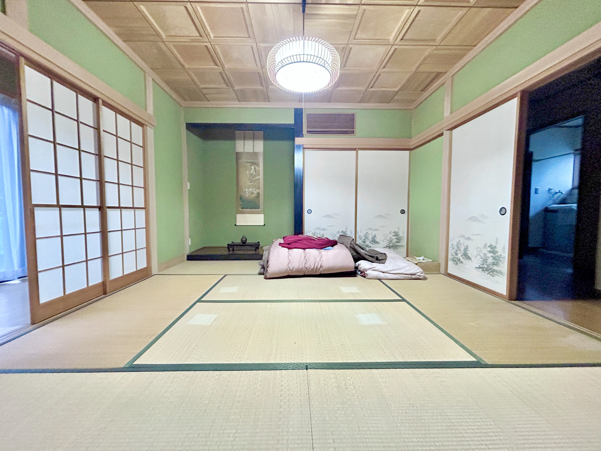 前橋市天川大島町３丁目　中古戸建の和室|8帖の主寝室にはたっぷり収納できるWIC付き♪
