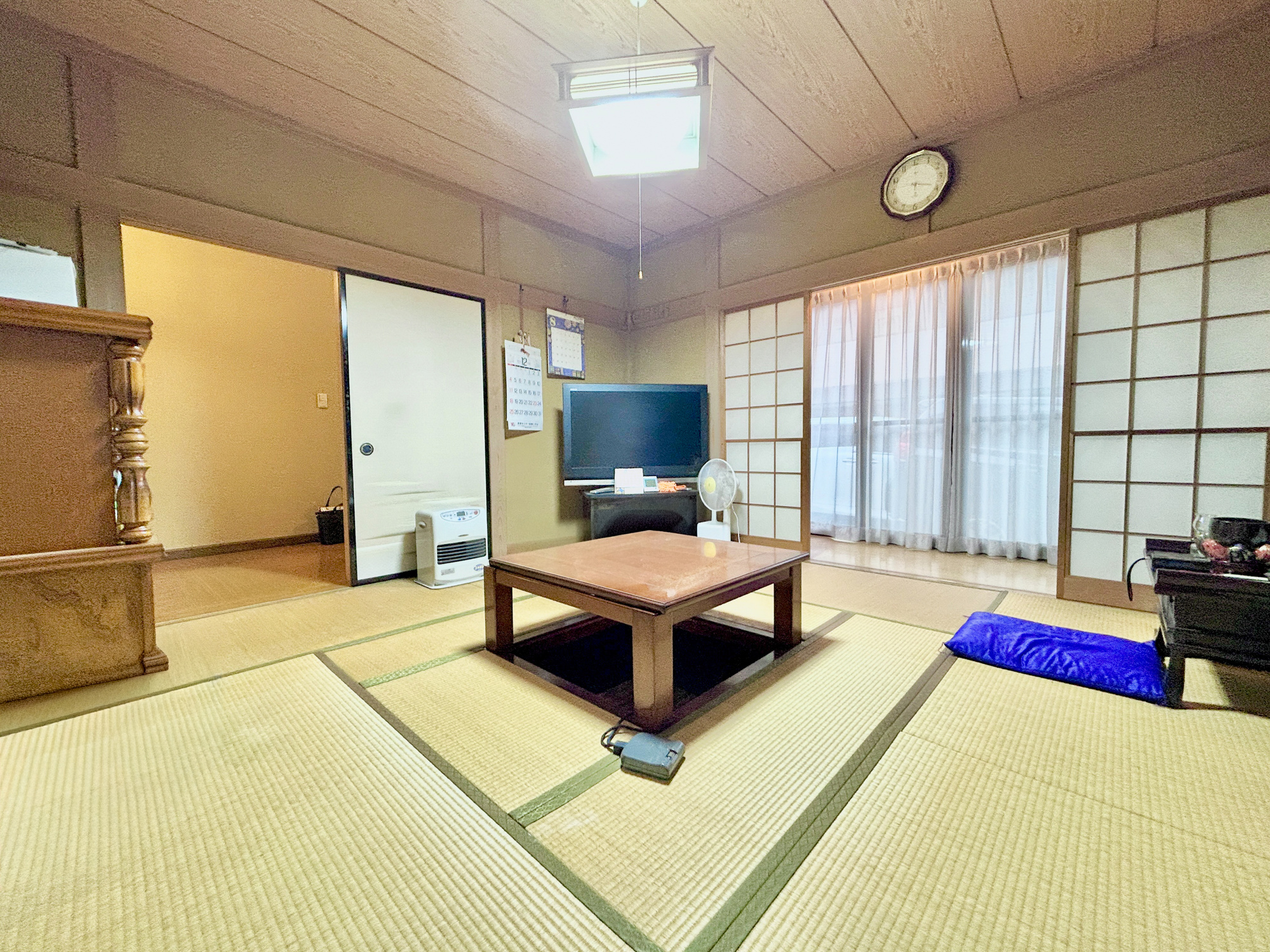 前橋市天川大島町３丁目　中古戸建の居間・リビング|南向きで陽当たりがいいリビング。家族と過ごす時間を大切にしたい方にぴったりの明るくゆとりある住空間です。
