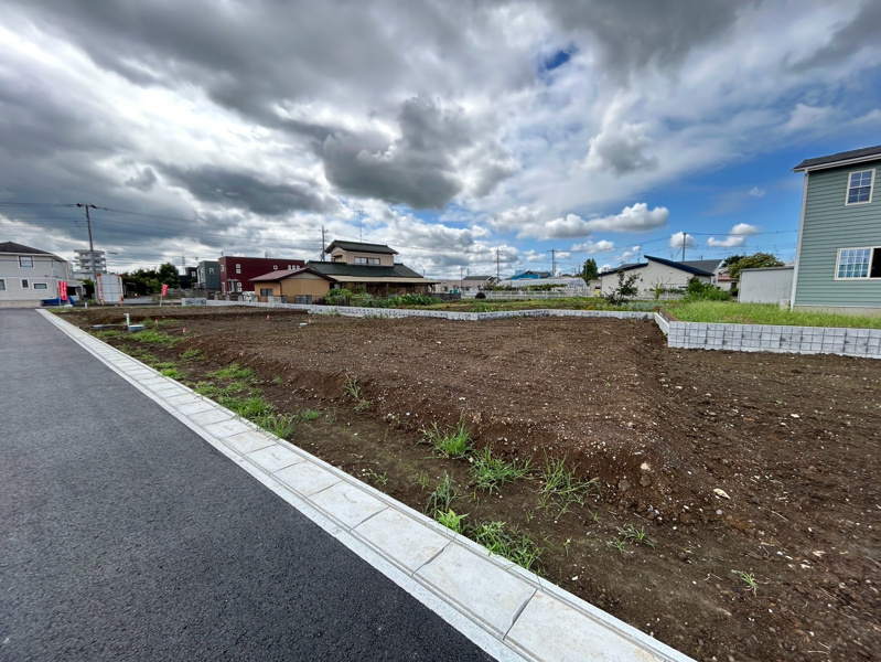 10号棟　前面道路含む現地写真（2026/09/05撮影）