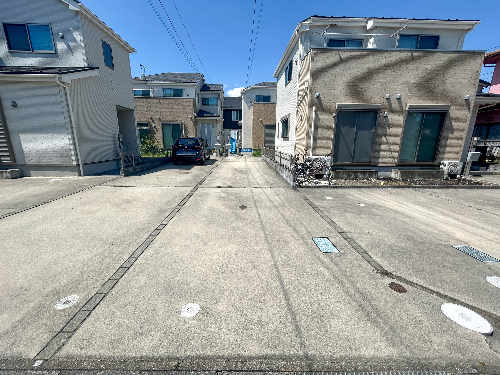 高崎市八千代町3丁目　中古住宅の駐車場|駐車場は全面アスファルト施工済みでお手入れ不要です(^^♪