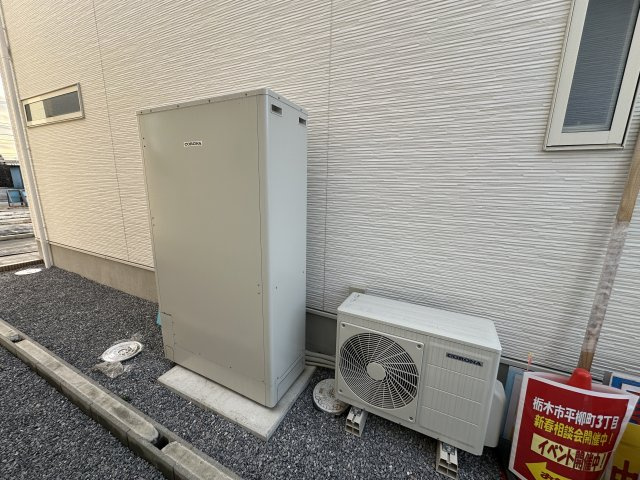 小山市大字神鳥谷の新築一戸建の発電・温水設備|【同社施工例】月々の電気代がお得になる高効率給湯器♪