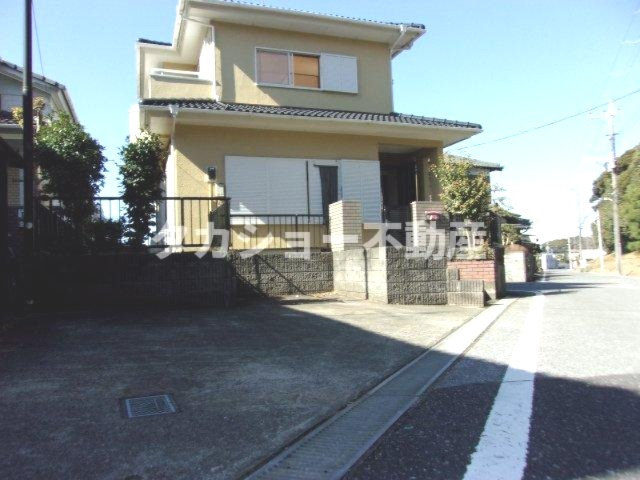 市原市南国分寺台2丁目　中古一戸建ての前面道路含む現地写真|前面道路含む現地写真です