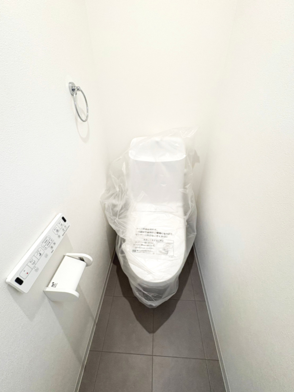 高槻市永楽町新築戸建のトイレ|落ち着いたトイレです。