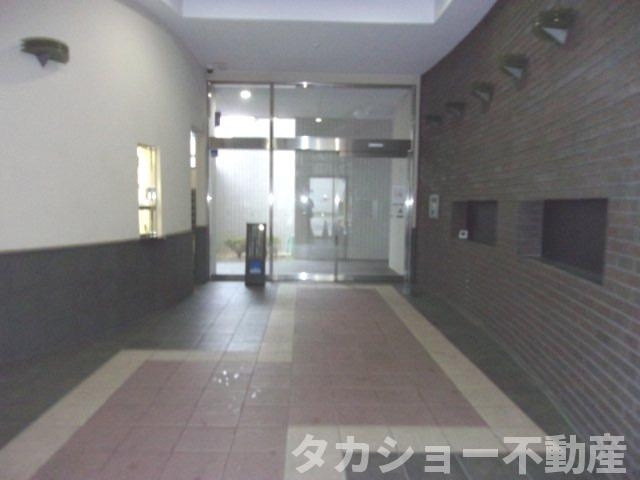 クイーンズレゾン五井駅前のエントランス|エントランスです