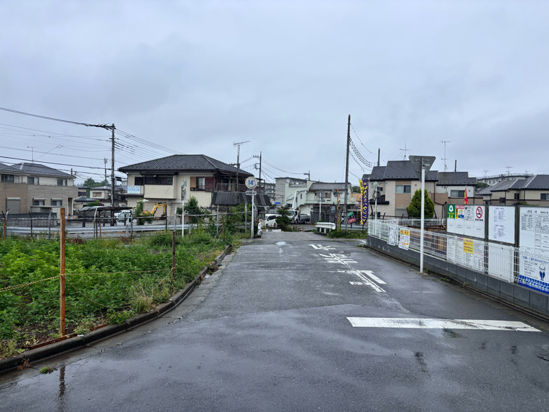 上尾市大字瓦葺　3号棟　前面道路　道路幅５.4ｍ