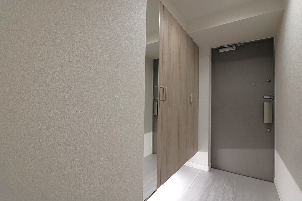 ライオンズマンション沢之町ガーデンタワーの玄関
