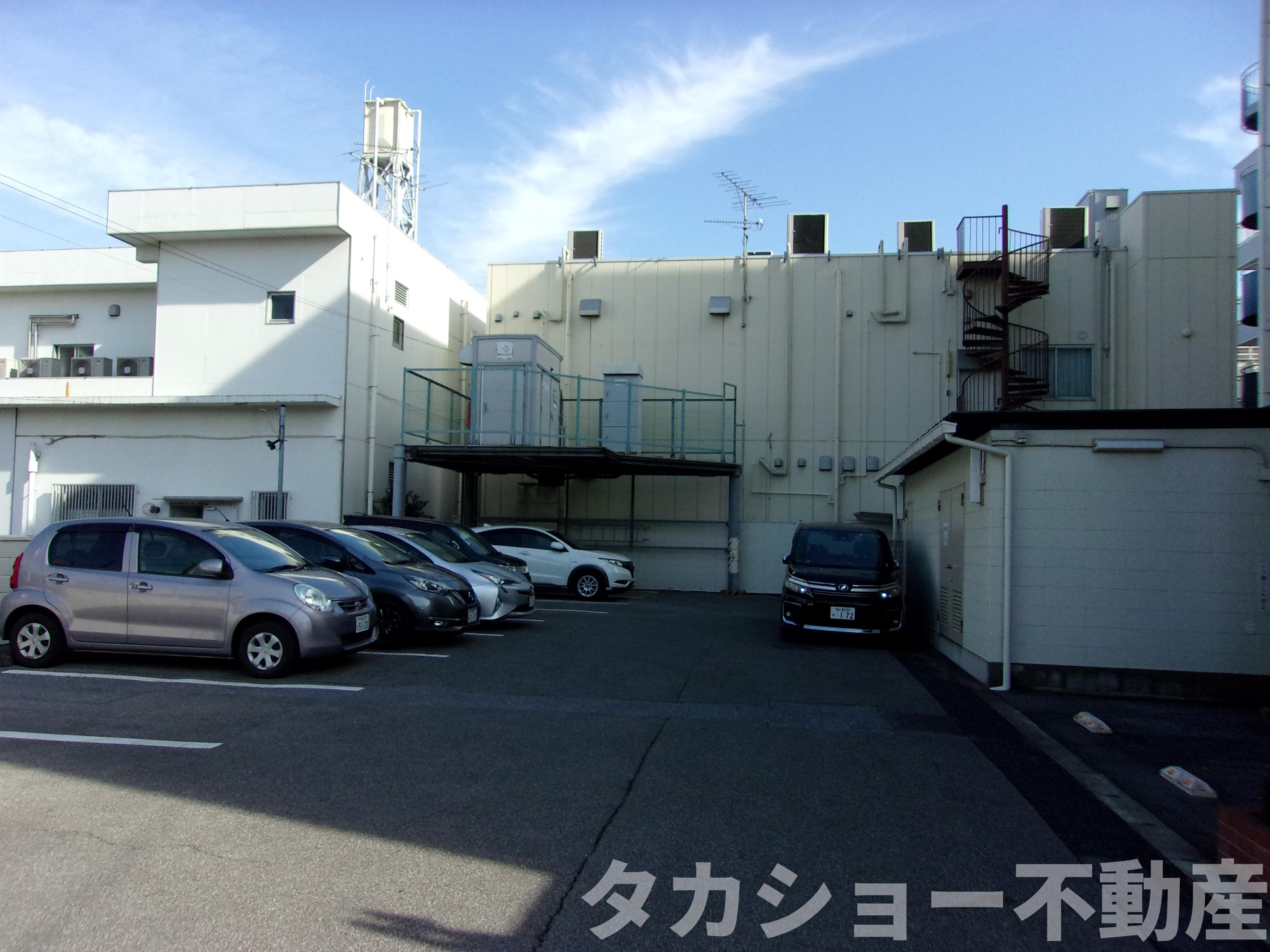 コープ野村稲毛の駐車場