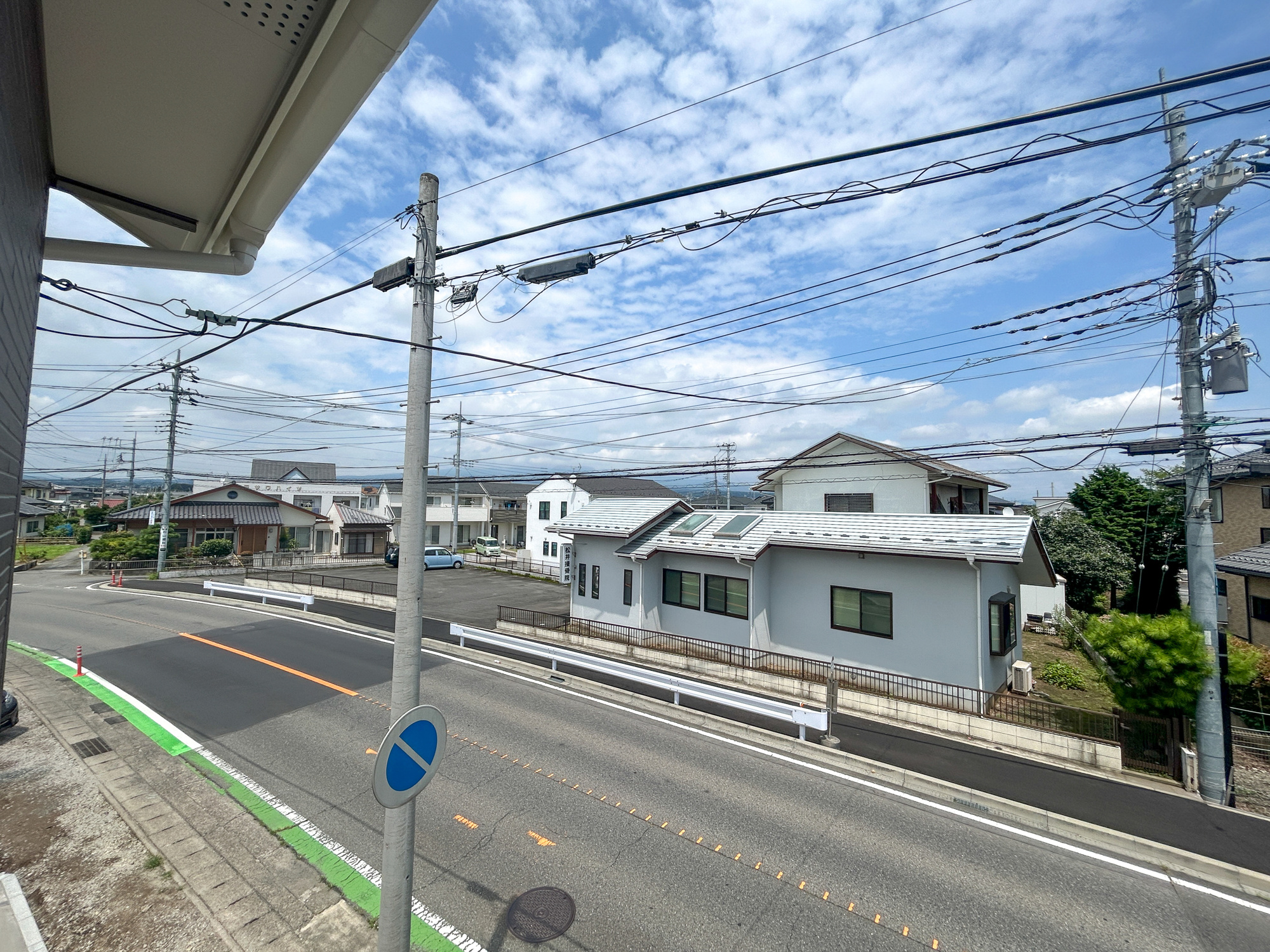前橋市北代田町　新築住宅全4棟の展望|低層の一戸建てを中心とした街並みが整然と続き、周辺は高い建物が建っていないので、採光や開放性に恵まれ、空が広く緑の多い閑静な趣を感じる環境です。