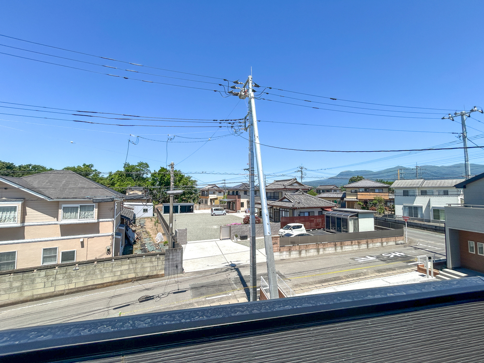 前橋市樋越町第4　新築住宅全6棟の展望|低層の一戸建てを中心とした街並みが整然と続き、周辺は高い建物が建っていないので、採光や開放性に恵まれ、空が広く緑の多い閑静な趣を感じる環境です。