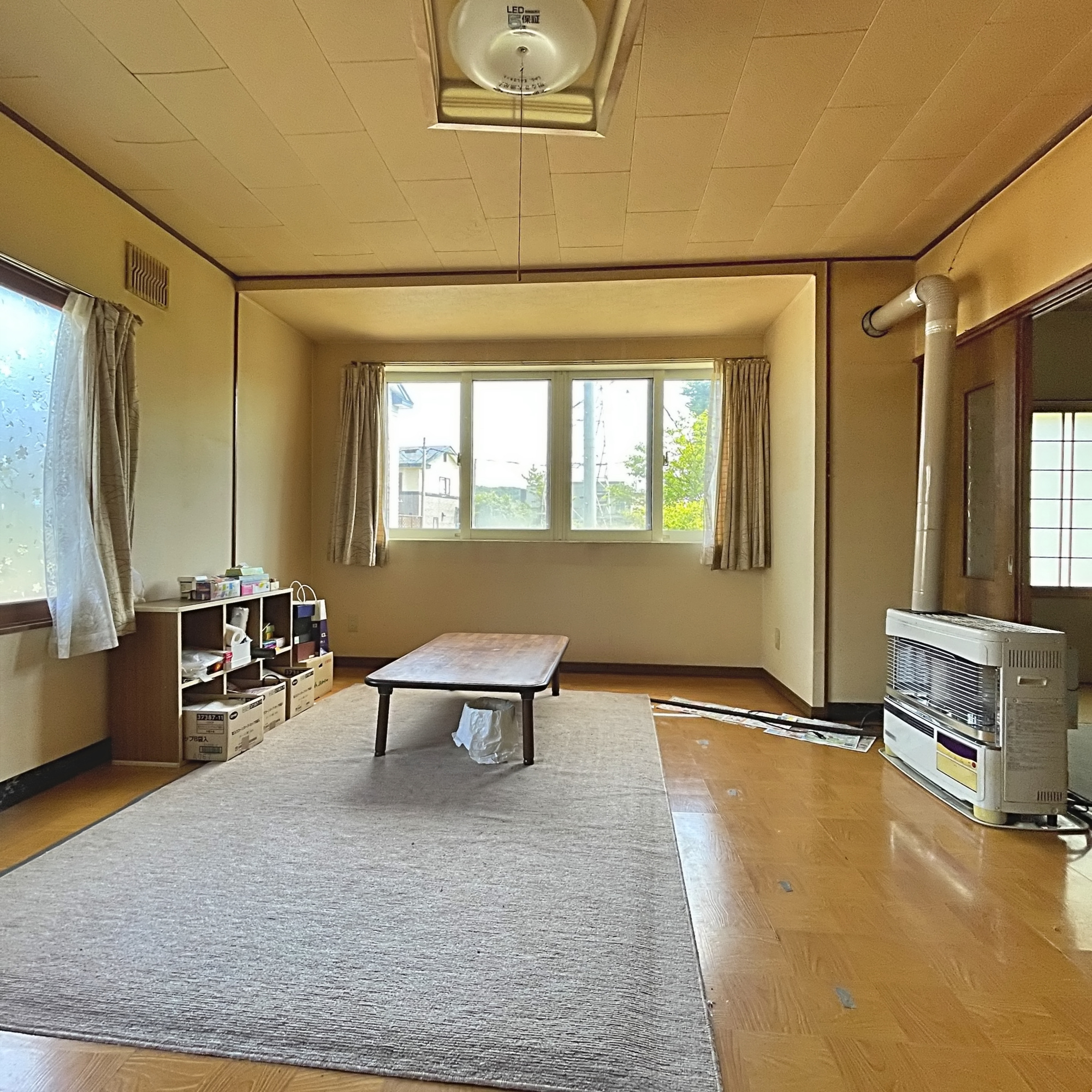 登別市美園町5丁目2-1　中古住宅の居間・リビング