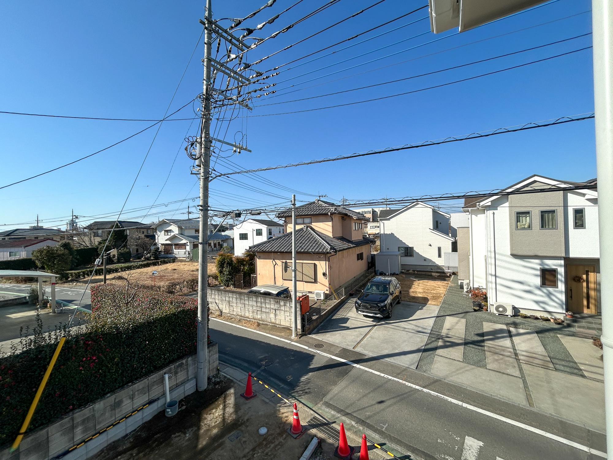 前橋市北代田町2期　新築住宅全3棟の展望|閑静な住宅地で子育て家族にピッタリ。毎日のお散歩も快適な緑に恵まれたエリアで、自然に包まれた穏やかな暮らしを実現するための、ゆとりある住環境が整っています。緑の潤いを感じながらホッと生活できそう。