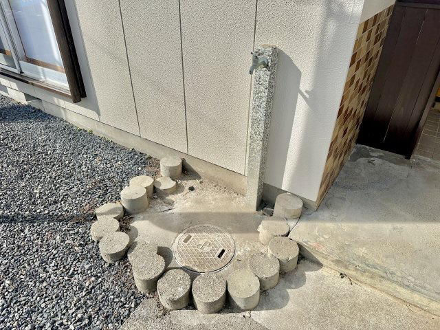 前橋市龍蔵寺町　中古住宅の設備|お庭には、立水栓があるのでお子様のお庭遊び後もすぐに手洗いが可能です♪