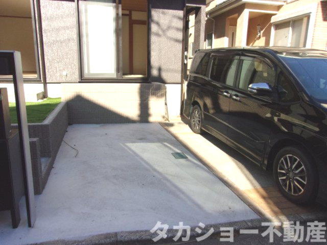 千葉市中央区宮崎町　中古戸建の駐車場|駐車場の用意があります
