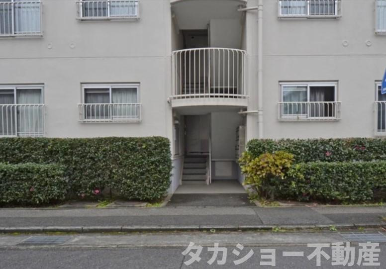 コープ野村園生　3号棟のエントランス