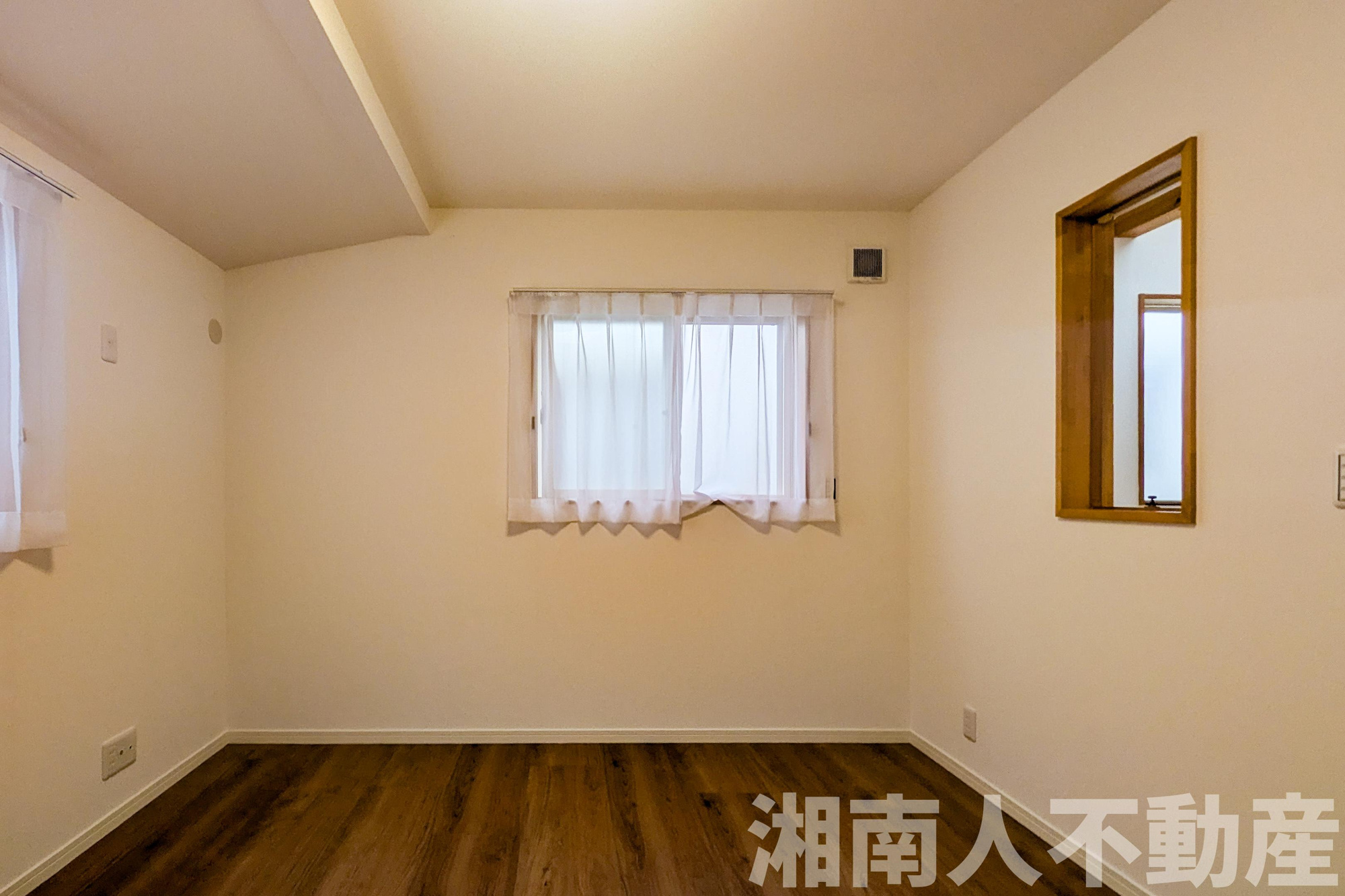 藤沢市片瀬２丁目１７－１１戸建の洋室|きれいな洋室です