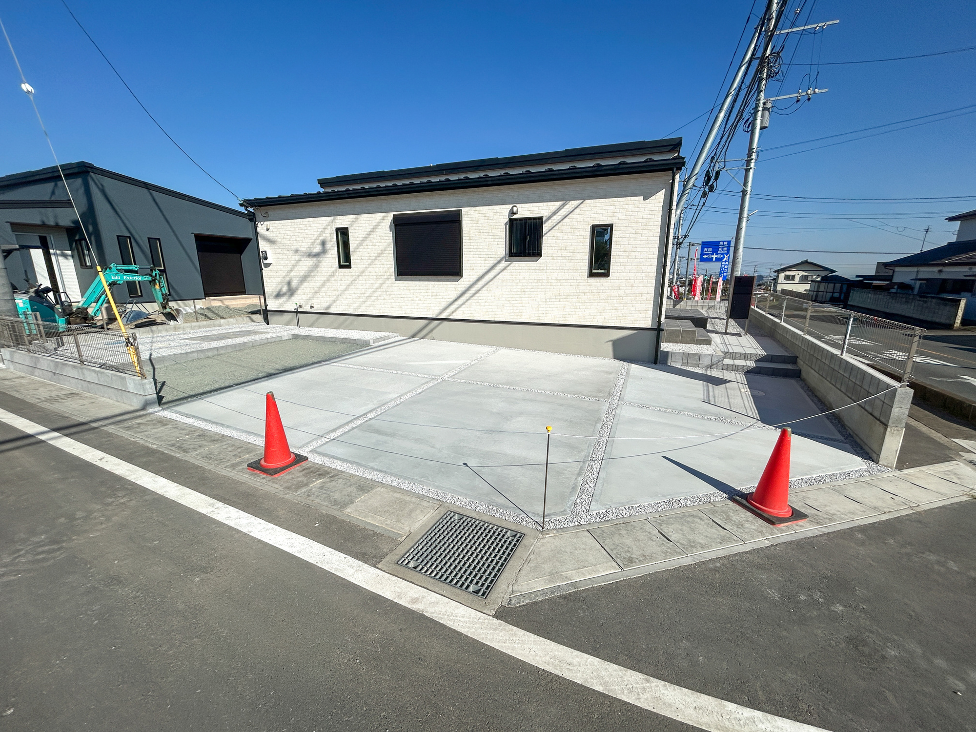 高崎市金古町　新築住宅全11区画の駐車場|車庫土間施工済みです(^^♪