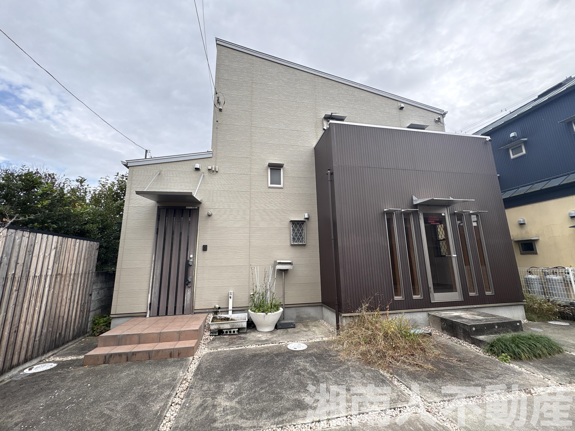 小田原市栢山　中古戸建の外観