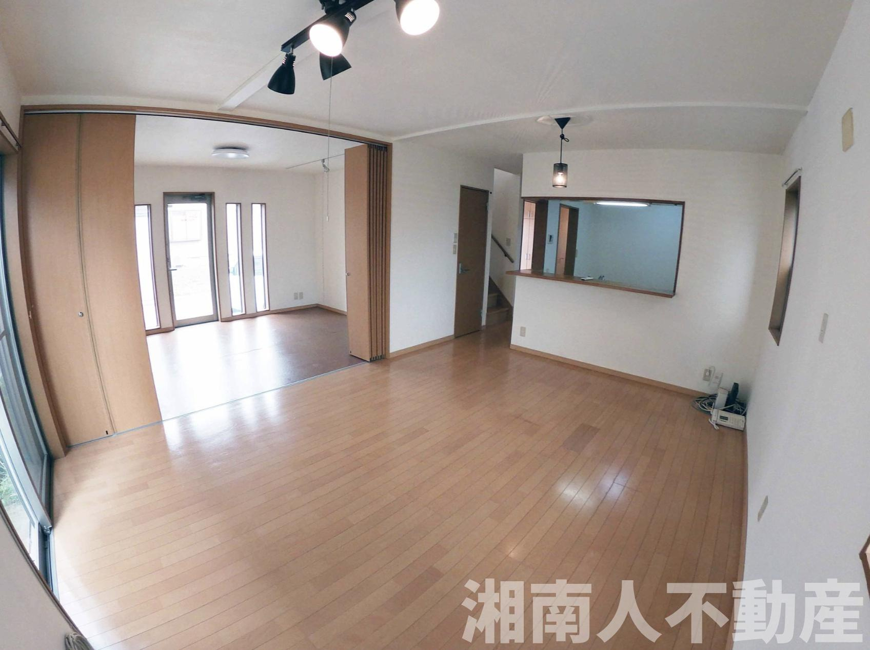 小田原市栢山　中古戸建の居間・リビング