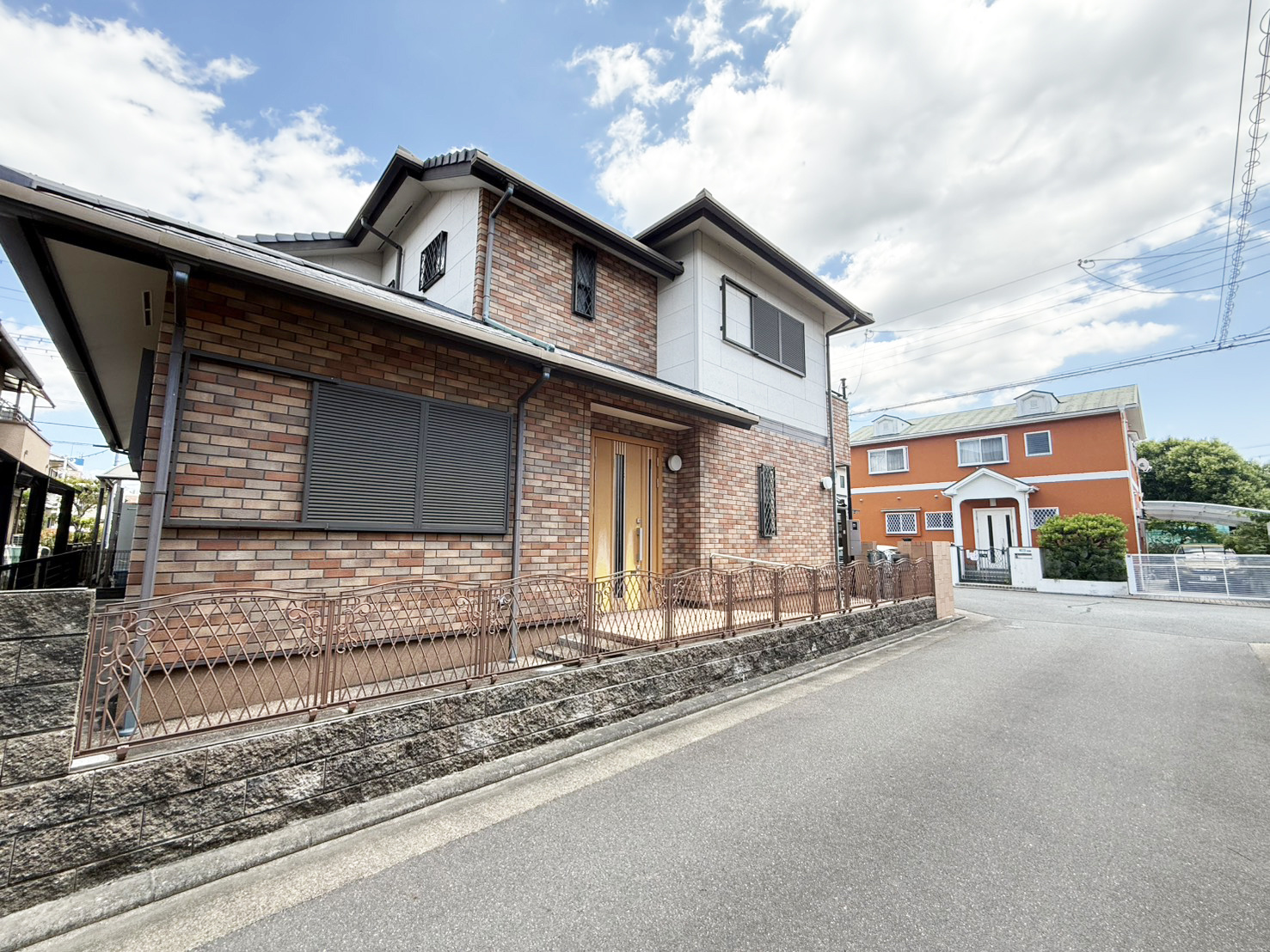 茨木市白川２丁目一戸建の前面道路含む現地写真|現地外観です。