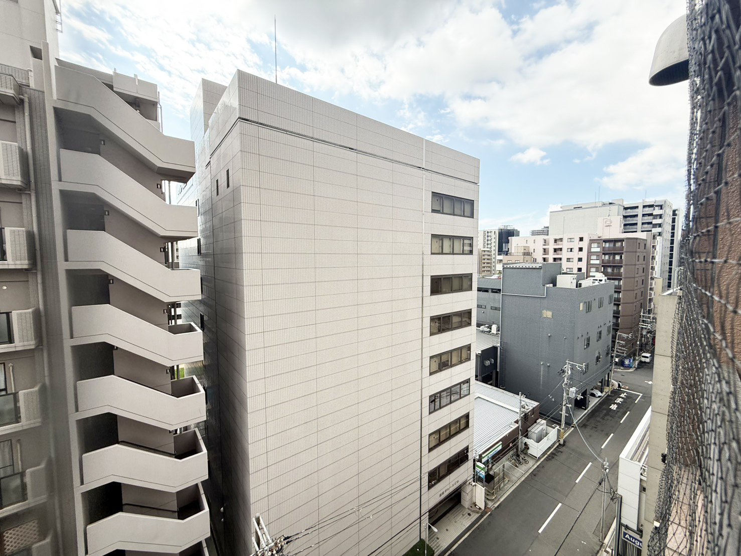 パレステージ四ツ橋の展望|バルコニーからの南西向き眺望です。（２０２６年１０月現在）