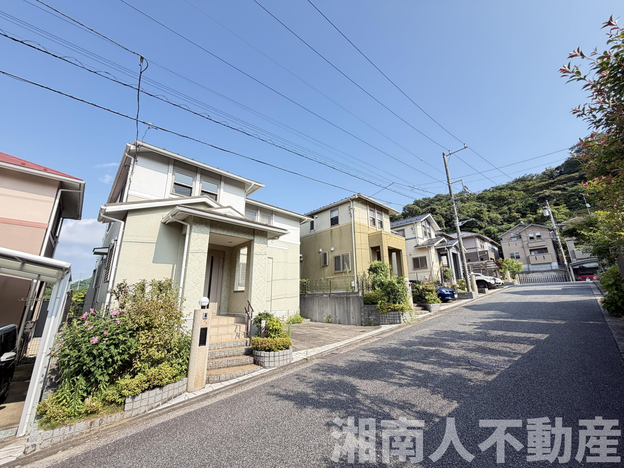 逗子市桜山５丁目戸建の前面道路含む現地写真|前面道路含む現地写真です