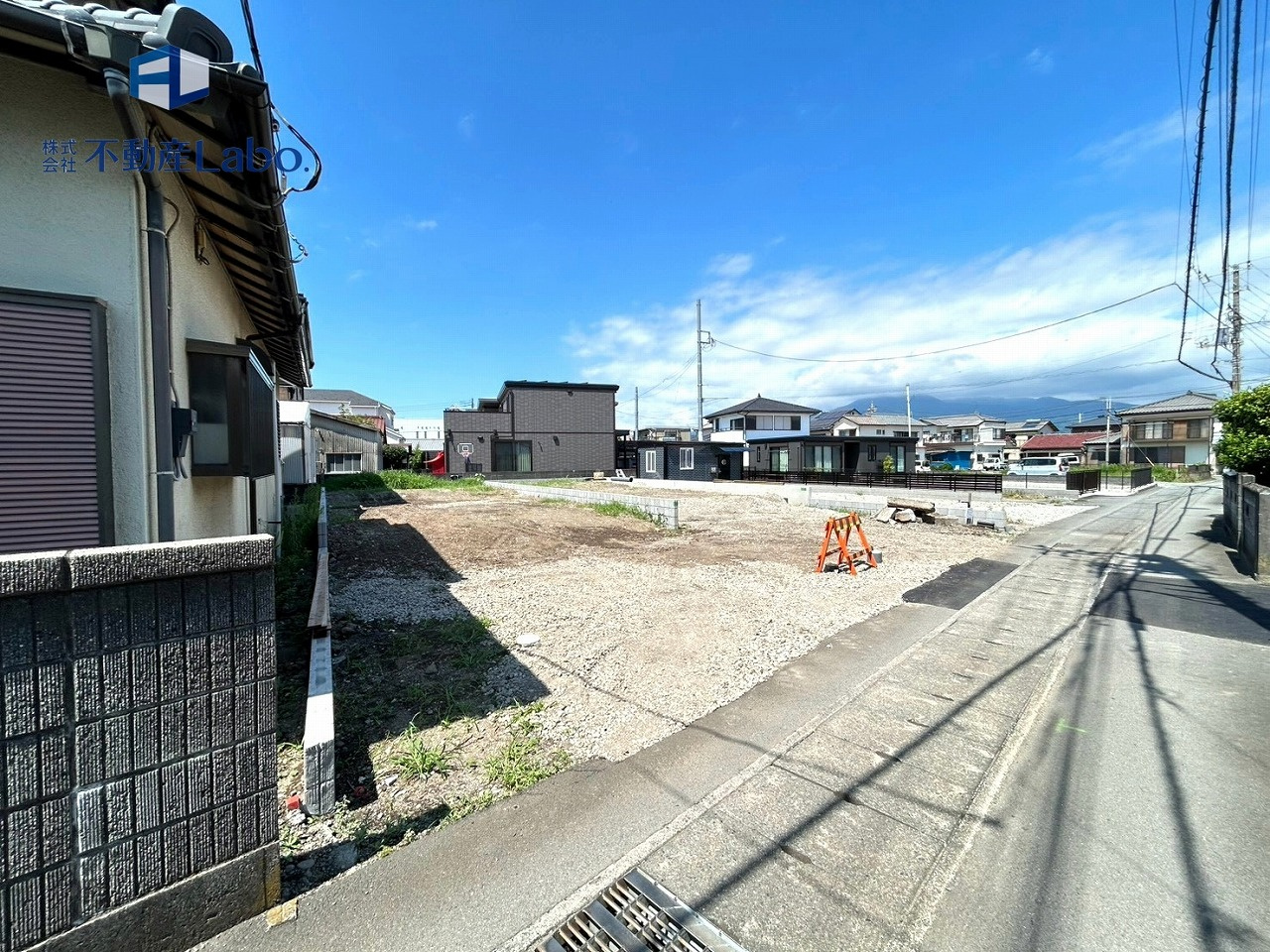 クレイドルガーデン　沼津市大諏訪第10　全2棟の前面道路含む現地写真