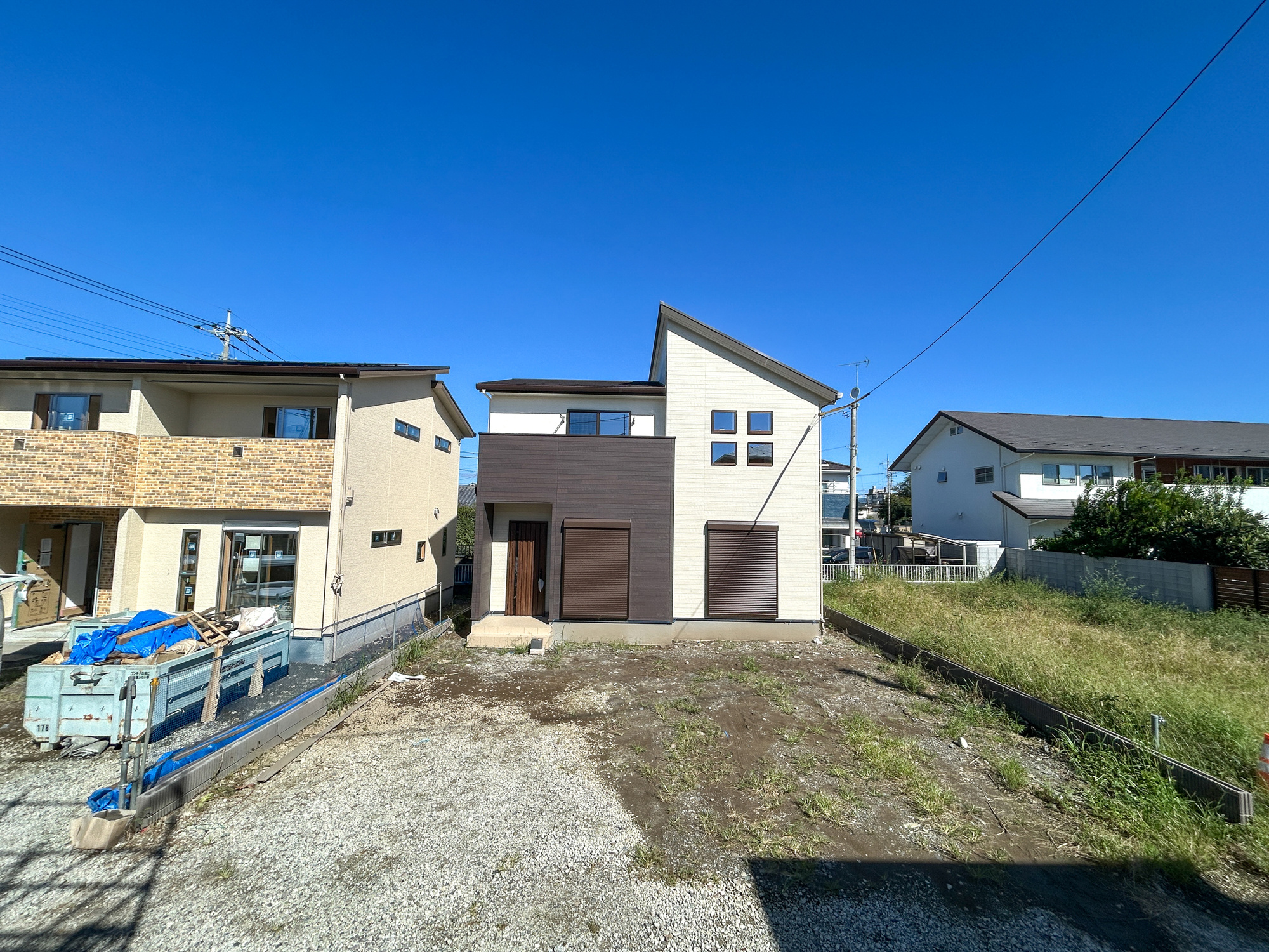 前橋市下小出町第5期　新築住宅全8棟の駐車場|駐車場施工中です！