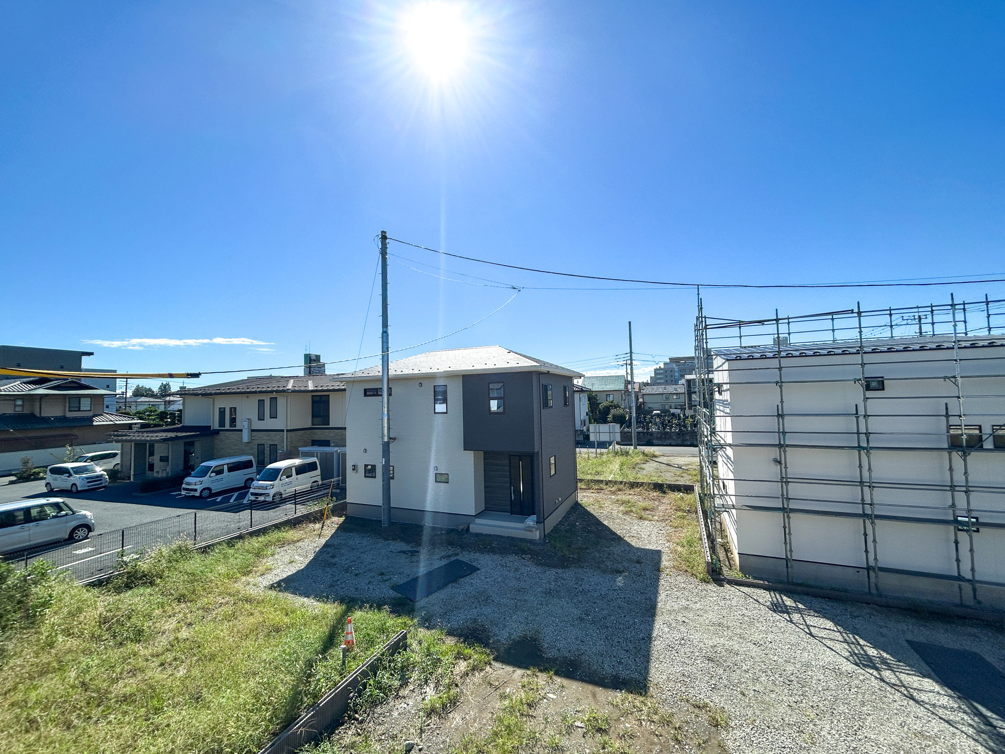 前橋市下小出町第5期　新築住宅全8棟の展望|閑静な住宅地で子育て家族にピッタリ。毎日のお散歩も快適な緑に恵まれたエリアで、自然に包まれた穏やかな暮らしを実現するための、ゆとりある住環境が整っています。緑の潤いを感じながらホッと生活できそう。