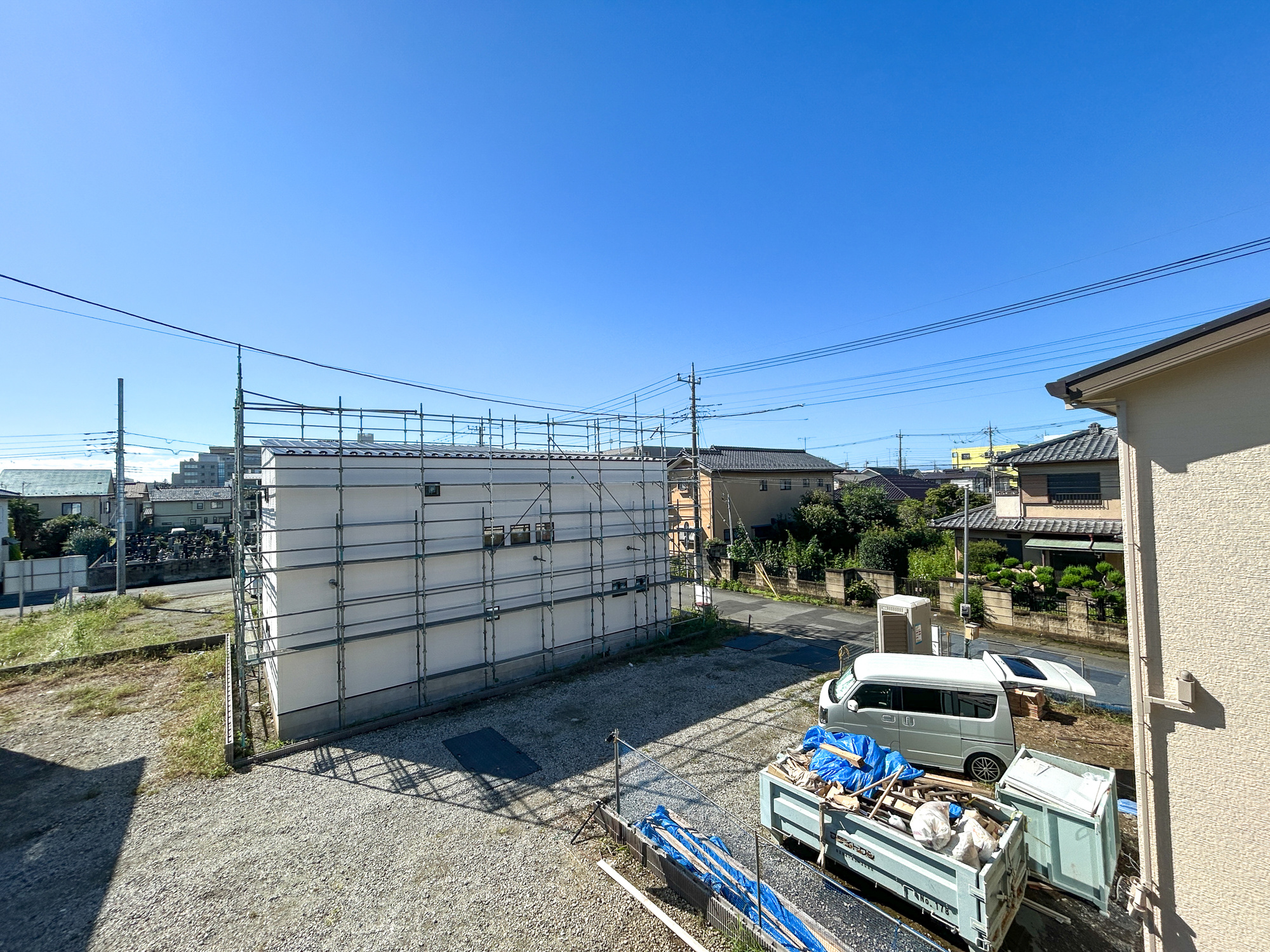 前橋市下小出町第5期　新築住宅全8棟の展望|低層の一戸建てを中心とした街並みが整然と続き、周辺は高い建物が建っていないので、採光や開放性に恵まれ、空が広く緑の多い閑静な趣を感じる環境です。
