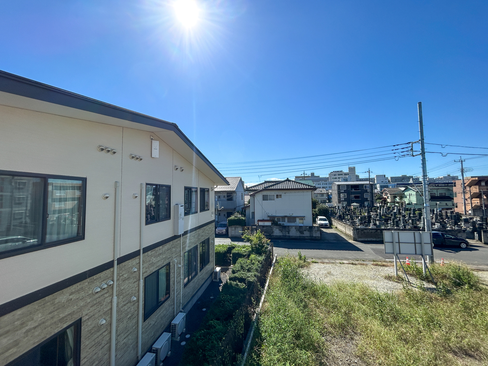 前橋市下小出町第5期　新築住宅全8棟の展望|閑静な住宅地で子育て家族にピッタリ。毎日のお散歩も快適な緑に恵まれたエリアで、自然に包まれた穏やかな暮らしを実現するための、ゆとりある住環境が整っています。緑の潤いを感じながらホッと生活できそう。