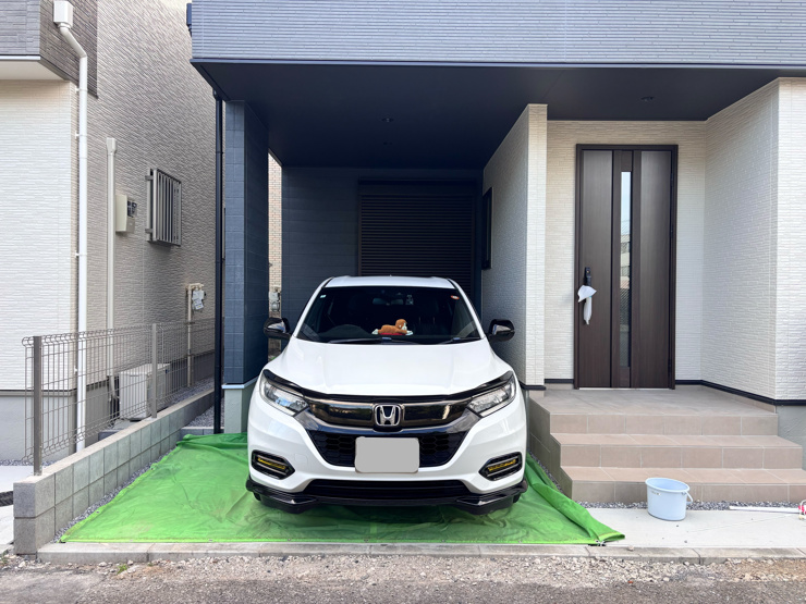 道祖土２丁目2区画1号棟　SUVなどの大型車も駐車可能！一部屋根付きで雨の日の乗り降りも快適な駐車場