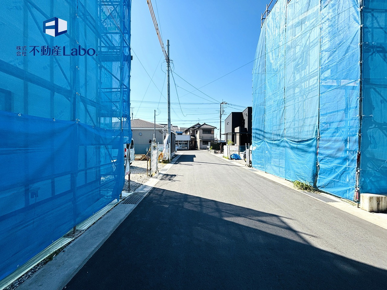 リナージュ　富士市中里第1期　‐全8区画‐の前面道路含む現地写真|左側が2号棟♪右側が6号棟になります♪