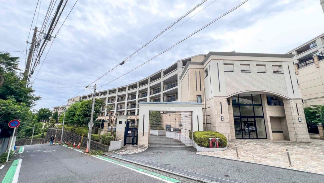 コルティーレ山手町グランドエステート【仲介手数料無料】の外観