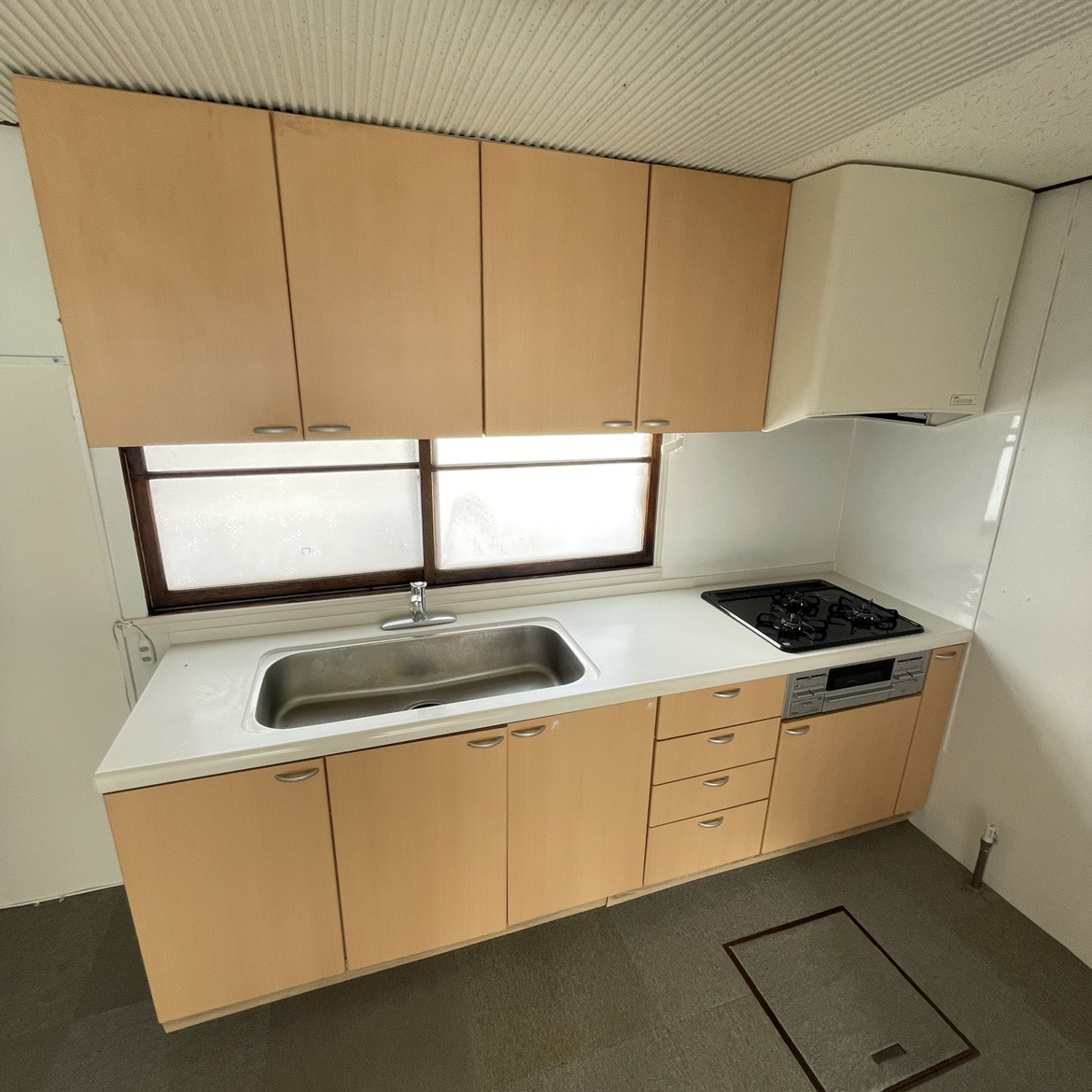 伊達市館山下町3-34　中古住宅のキッチン